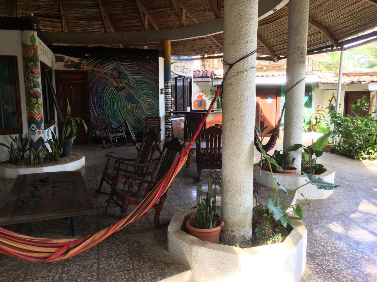 Pura Vida Hostel Tamarindo Exterior photo